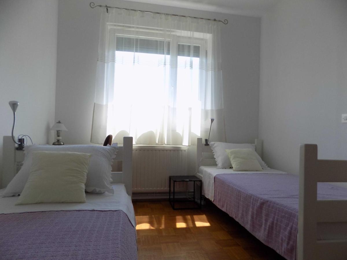 Apartman Borna Vrbnik  Exterior foto
