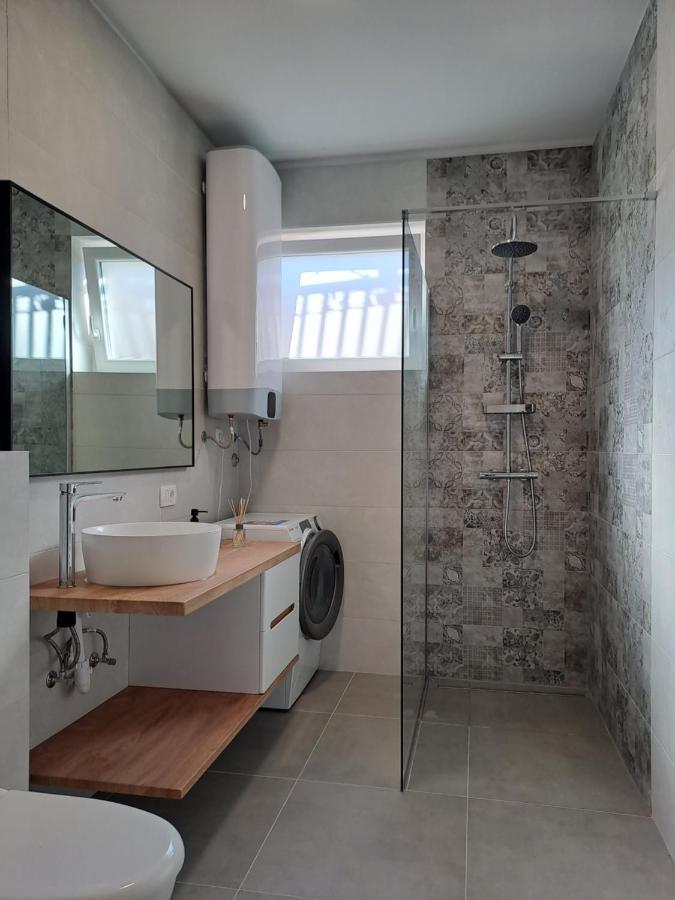 Apartman Borna Vrbnik  Exterior foto
